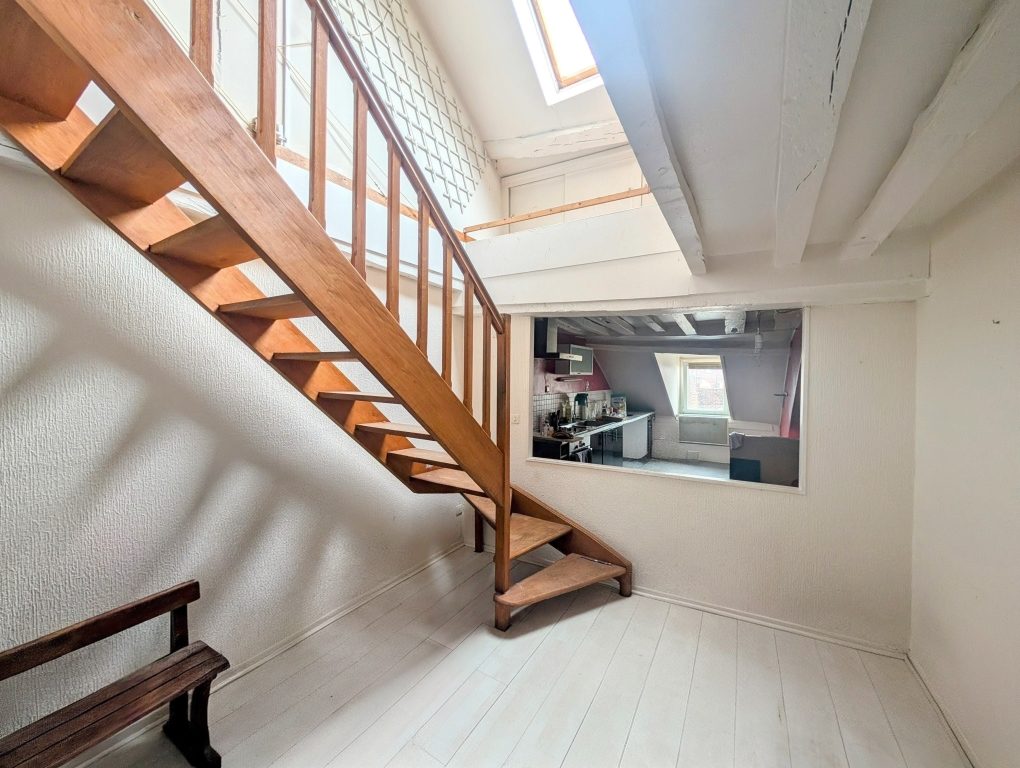 COTE D'OR (21) - DIJON CENTRE - Appartement duplex de 118.14 m² au sol Dijon 21000