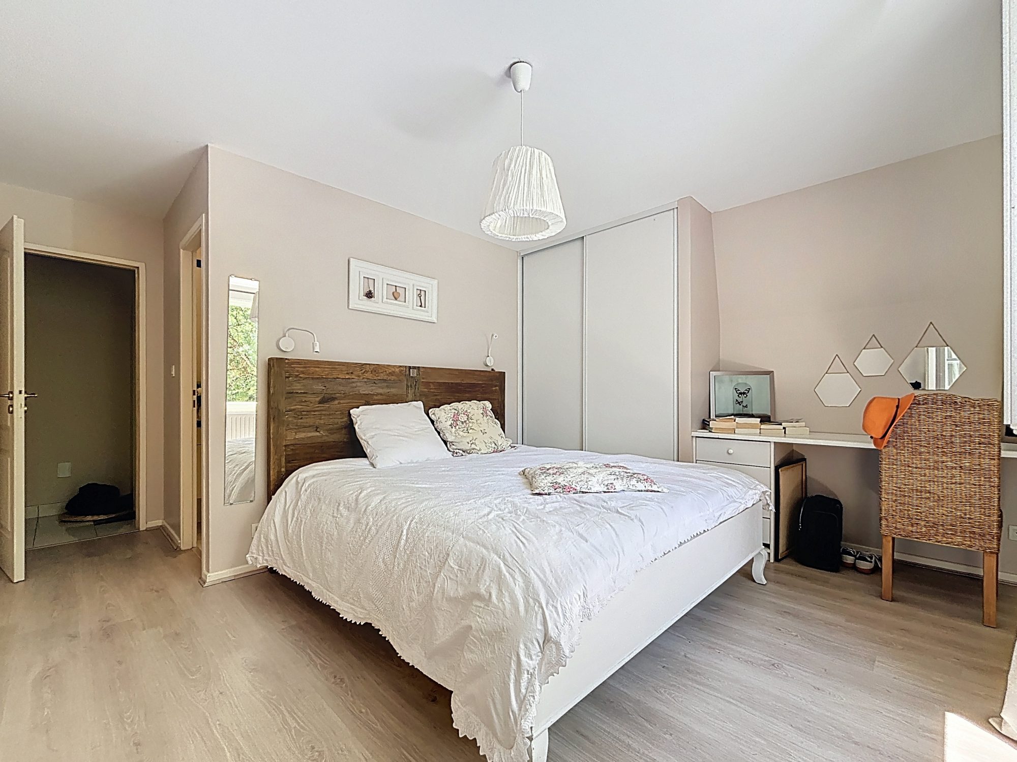 Villa de 245 m², parc de 5000 m² avec piscine Saint-Genis-Laval 69230