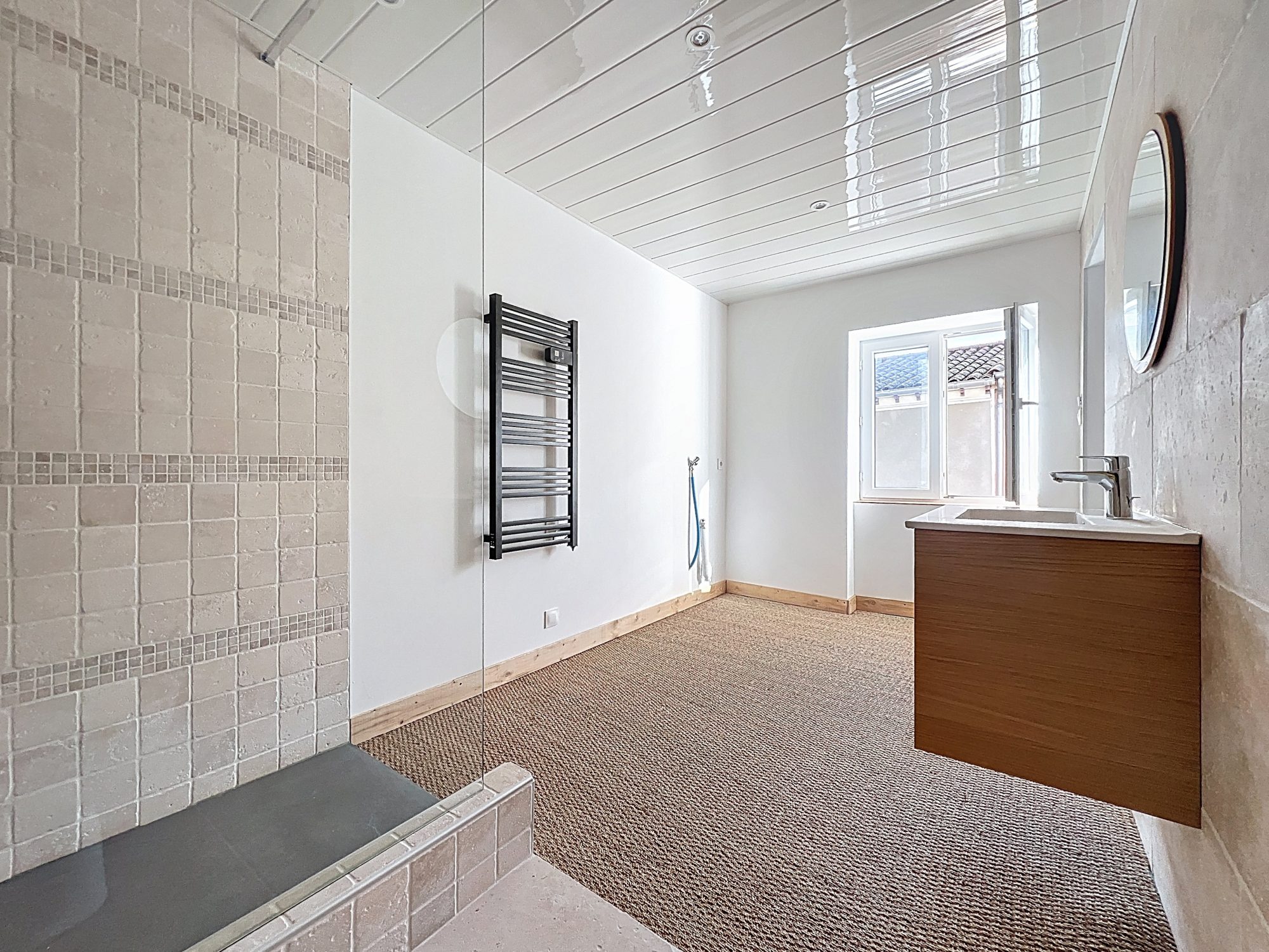 Maison de village pleine de charme lumineuse et refaite à neuf Saint-Forgeux 69490