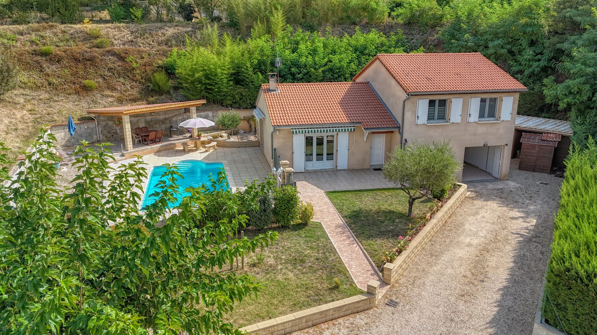 Maison 4 pièces de 100m2 avec terrain de 1516m2