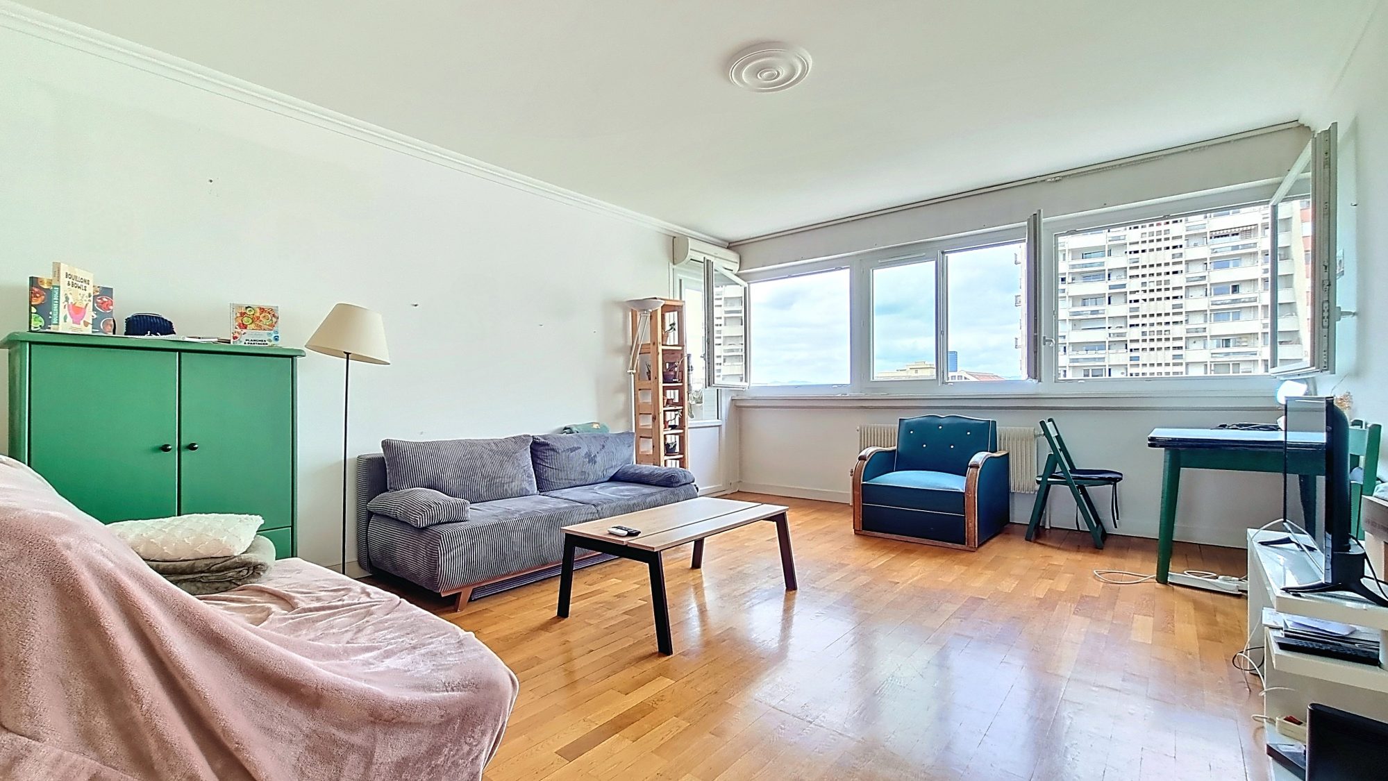 VUE DEGAGEE SANS VIS A VIS - T3 80 m² climatisé avec terrasse - Parking possible Villeurbanne 69100