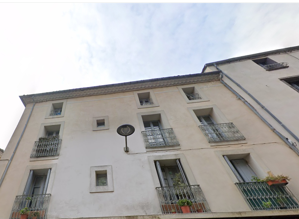 BEL IMMEUBLE  3 APPARTEMENTS +LOCAL COMMERCIAL+ RESERVE
