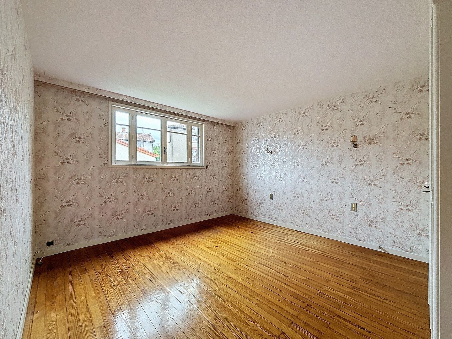 MAISON DE VILLAGE - JARDIN Coutouvre 42460