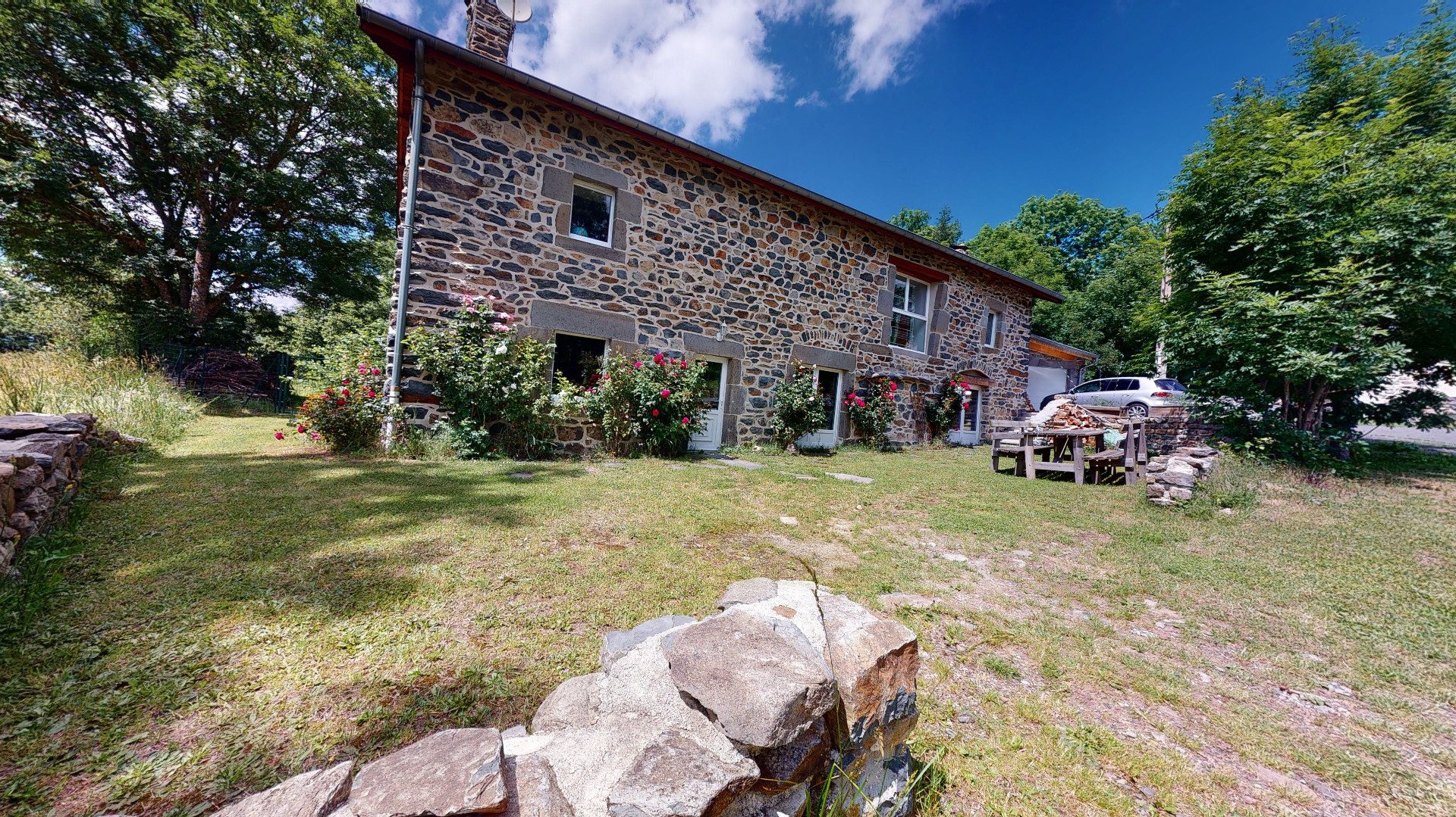 SEULEMENT CHEZ GTI ! Magnifique maison en pierres !