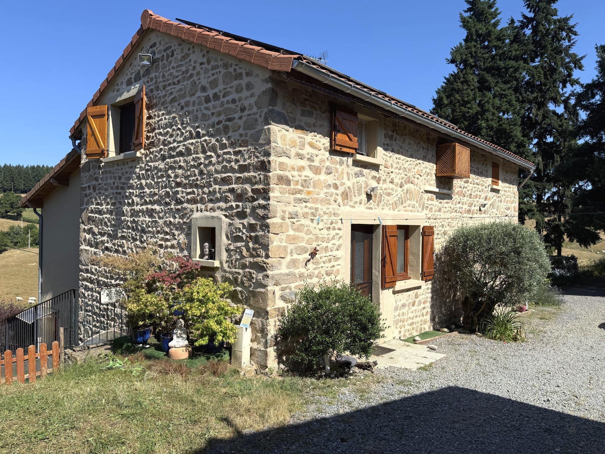 CORPS DE FERME RÉNOVÉ DANS UN CADRE BUCOLIQUE Fourneaux 42470