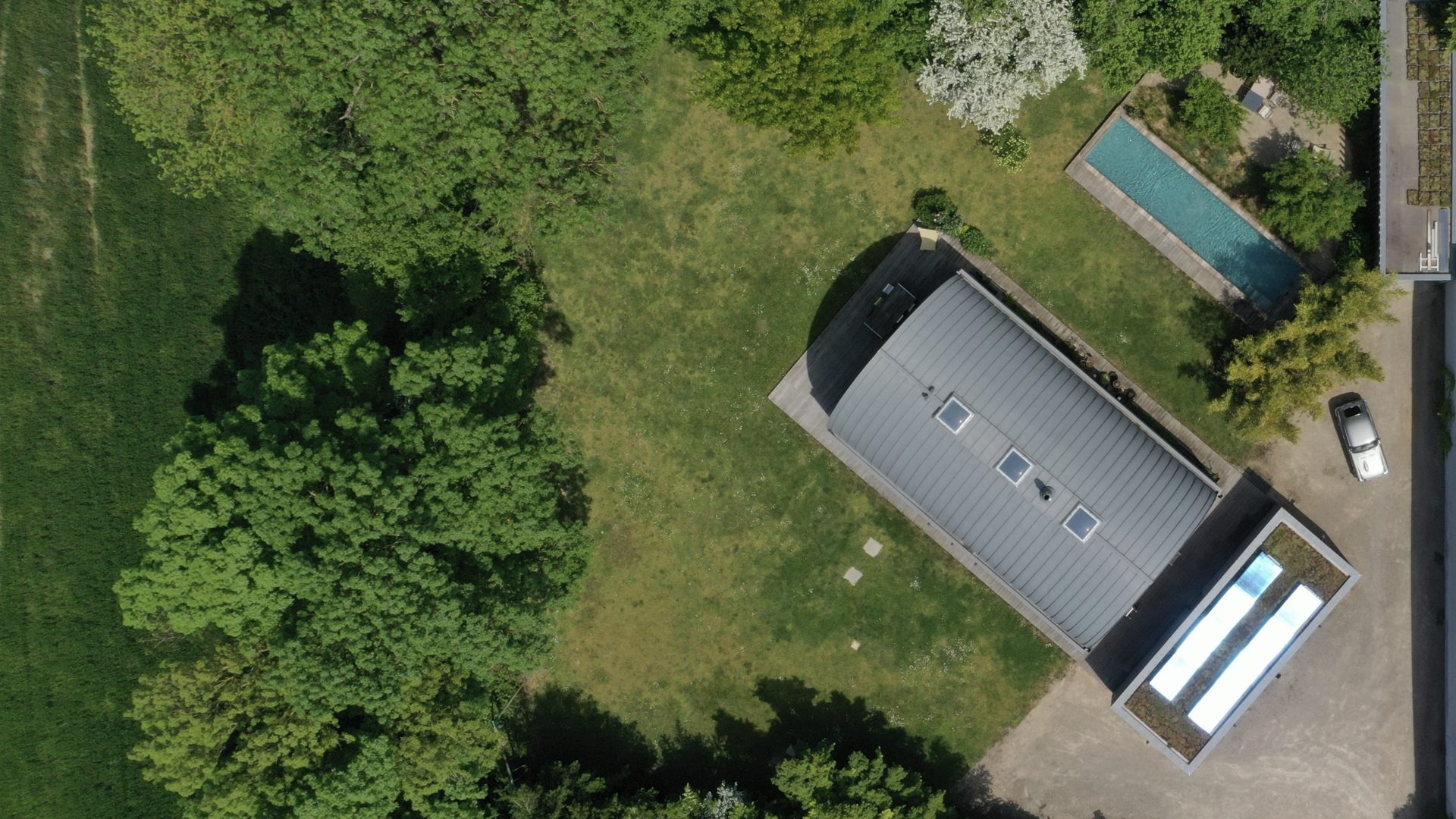 COUP DE COEUR POUR CETTE MAISON D'ARCHITECTE AU COEUR D'UN ECRIN DE VERDURE Villette-d'Anthon 38280