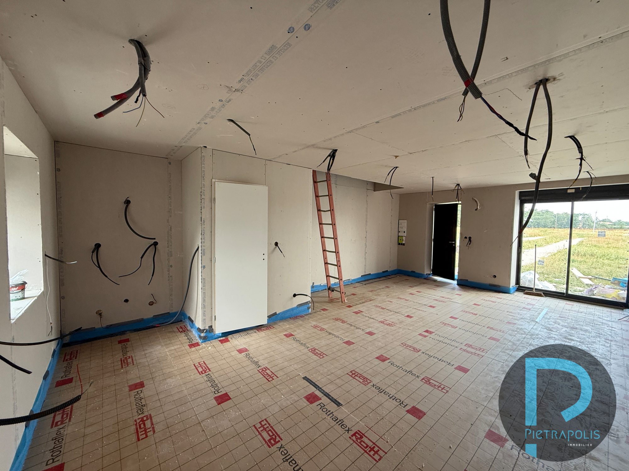 Maison DUPLEX de 72m² en FINI avec terrain de 268m² Romans 01400