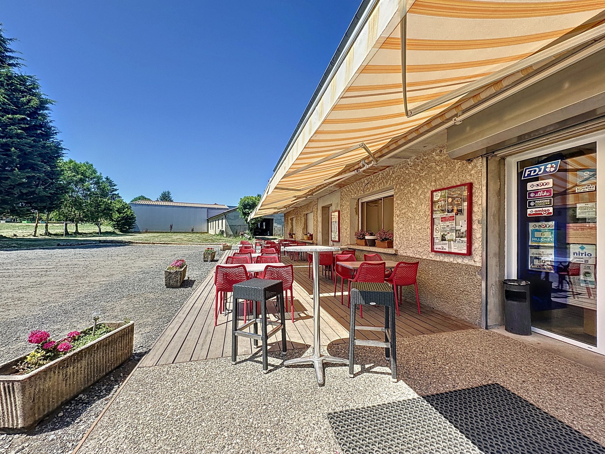 MURS ET FONDS DE COMMERCE BAR / TABAC / LOTO / FDJ / RESTAURANT AVEC LOGEMENT – SECTEUR LE PUY-EN-VELAY