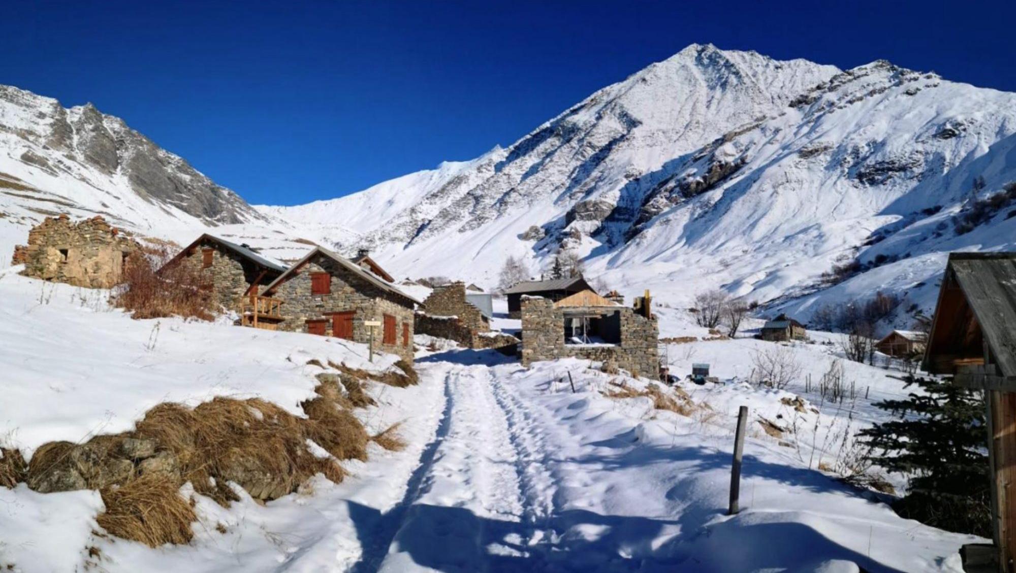 Maison de Montagne face à la Meije La Grave 05320