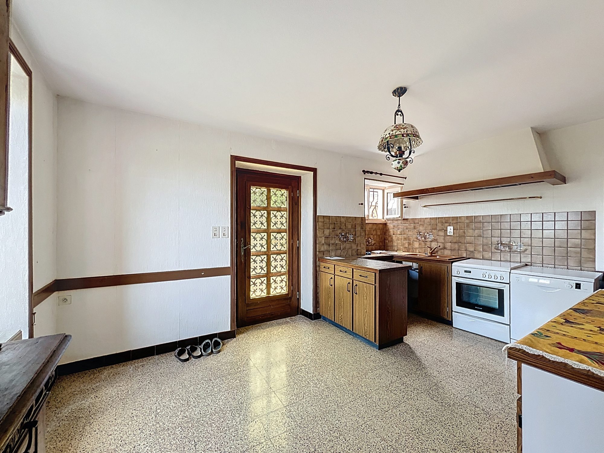 MAISON - 2 CHBRES – JARDIN – DEPENDANCES - SOUS SOL Saint-Vincent-de-Reins 69240