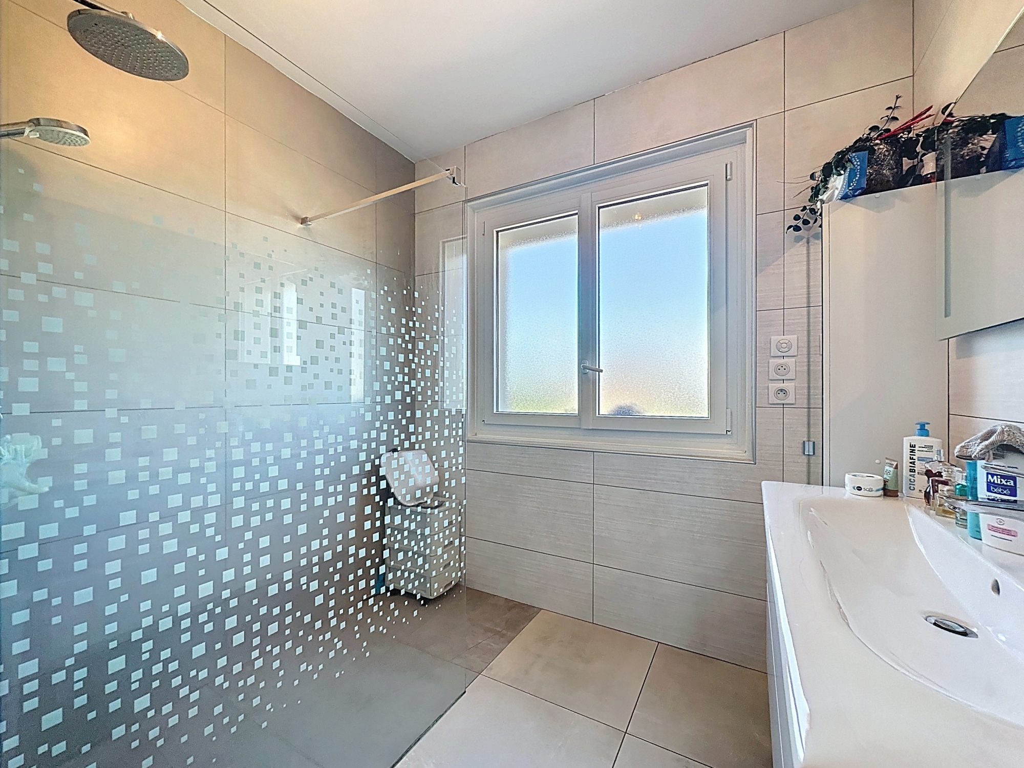 MURS ET FONDS DE COMMERCE BAR / TABAC / LOTO / FDJ / RESTAURANT AVEC LOGEMENT – SECTEUR LE PUY-EN-VELAY Le Puy-en-Velay 43000