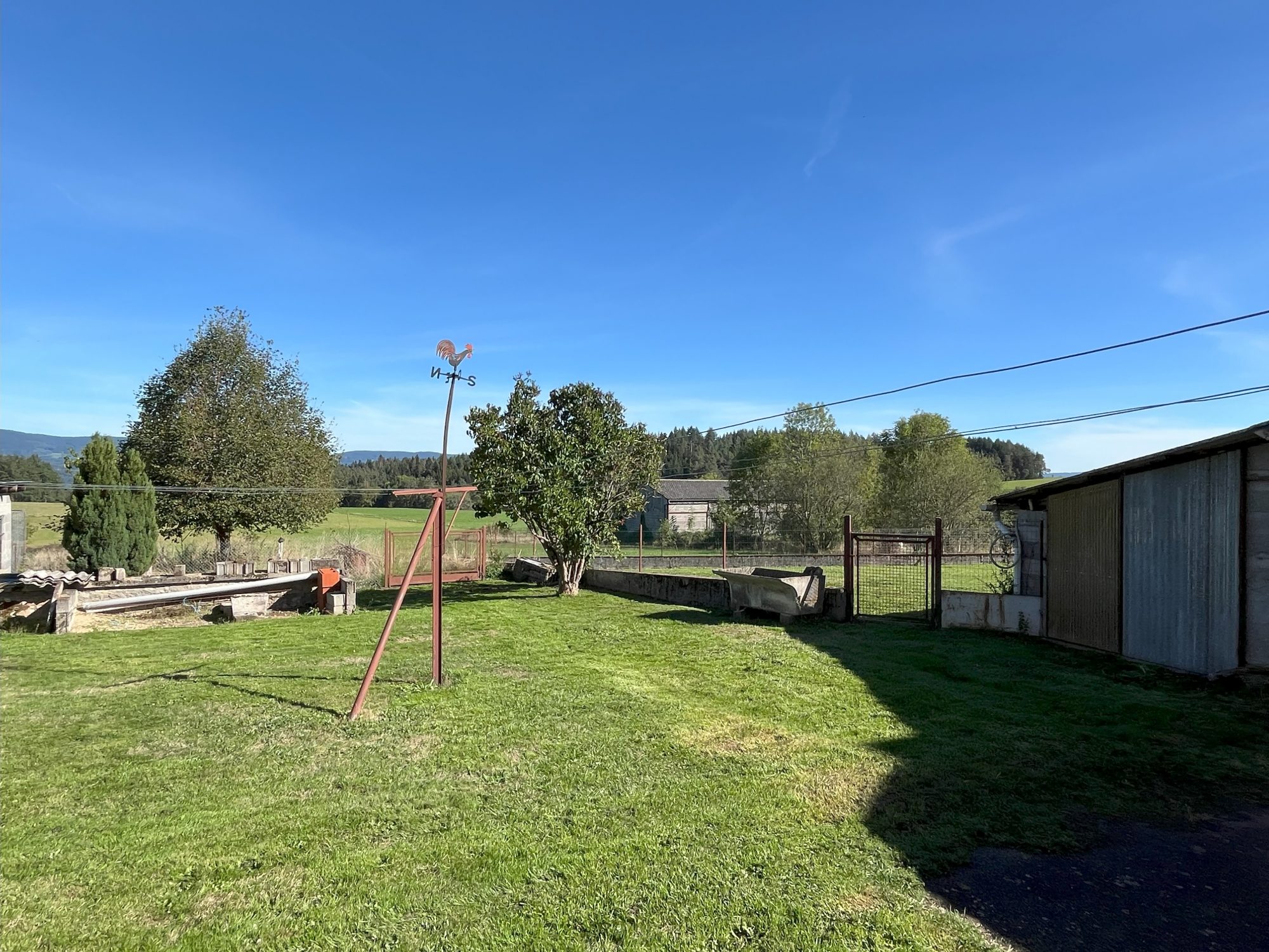 Maison ancienne avec dépendances Champétières 63600