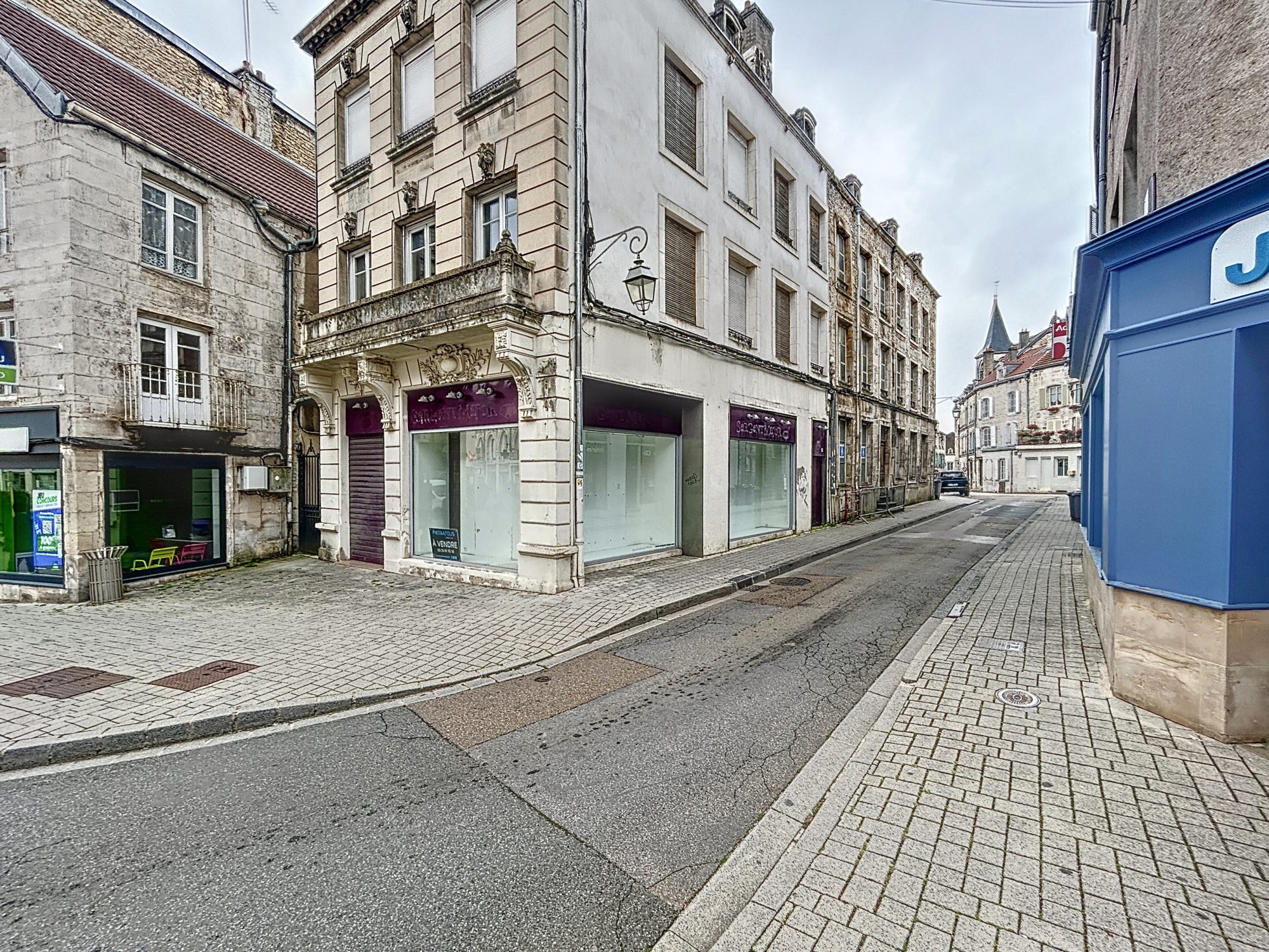 Local commercial idéalement situé Chaumont 52000