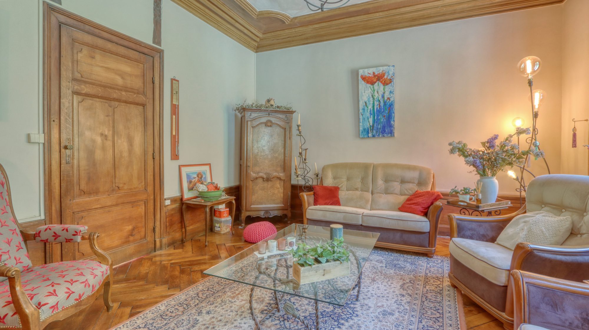 Propriété de 205 m² habitable + appartement T2 indépendant  + 721 m² conctructible + parc arboré Crémieu 38460