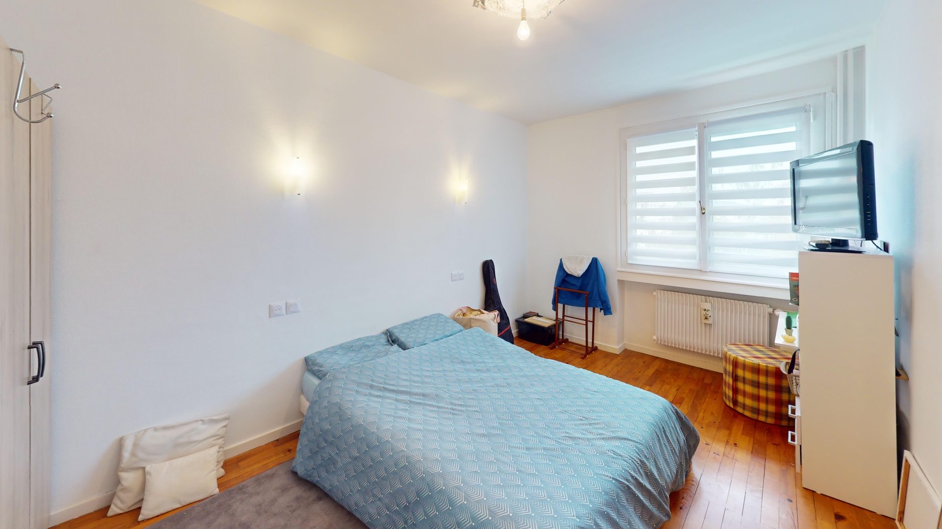 POUR INVESTISSEUR! APPARTEMENT T3 61m2 RÉNOVÉ, 1ER ÉTAGE, BALCON, 2 CHAMBRES, POSSIBILITÉ DE GARAGE EN PLUS, VUE DÉGAGÉE, ESPACES VERTS, RANGEMENTS MULTIPLES, CAVE Firminy 42700