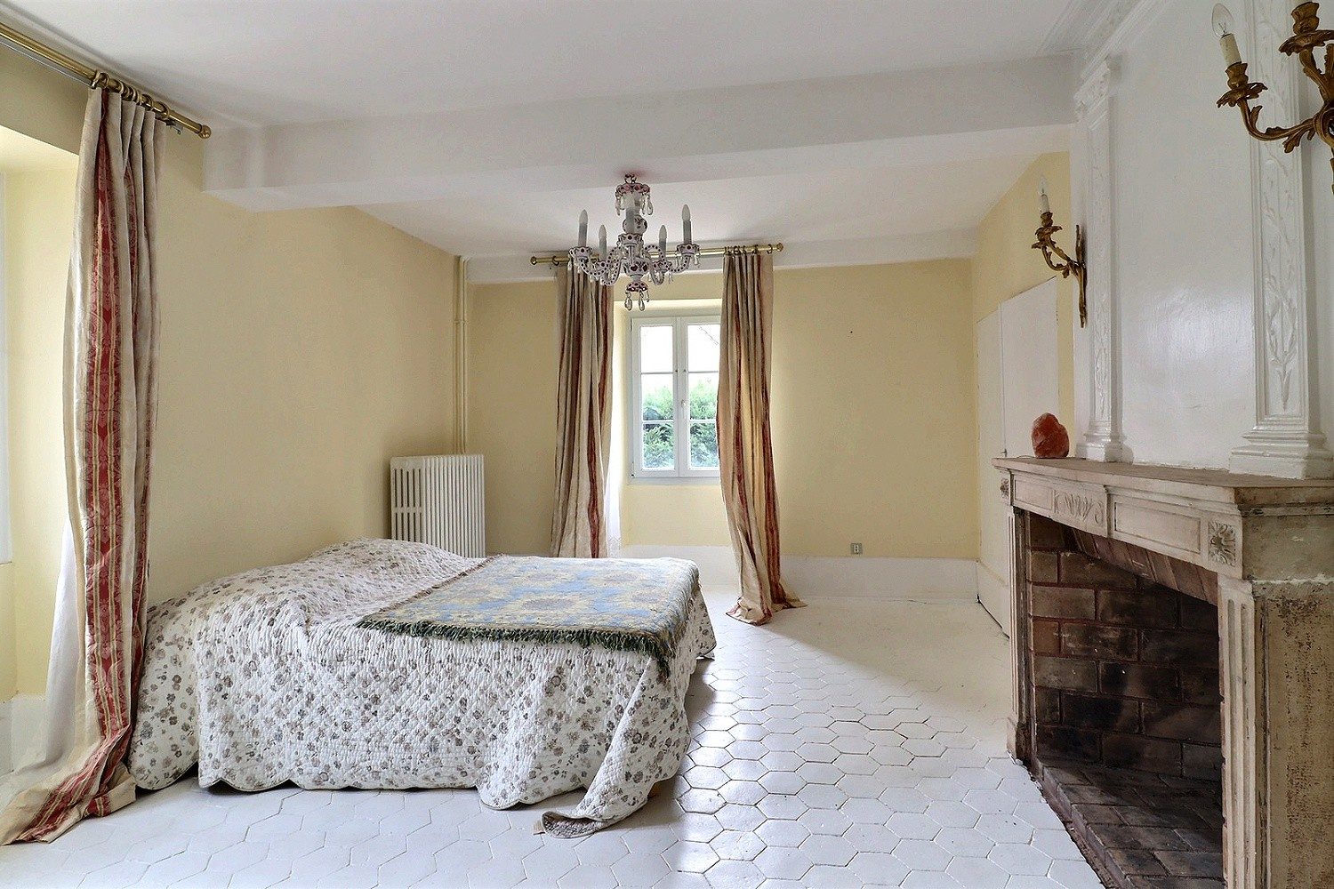 BUXY : propriété du 18ème Buxy 71390