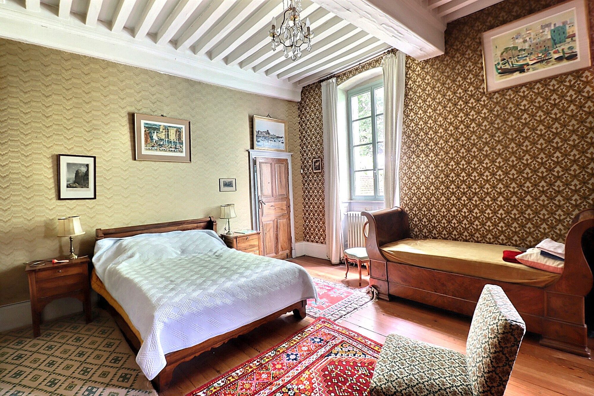 Proche de Buxy : maison de caractère avec parc. Buxy 71390