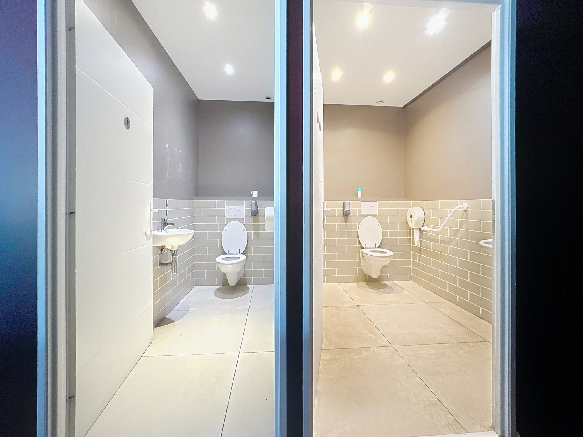 Bâtiment Commercial ou de Bureaux à Craponne de 430m2 Craponne 69290