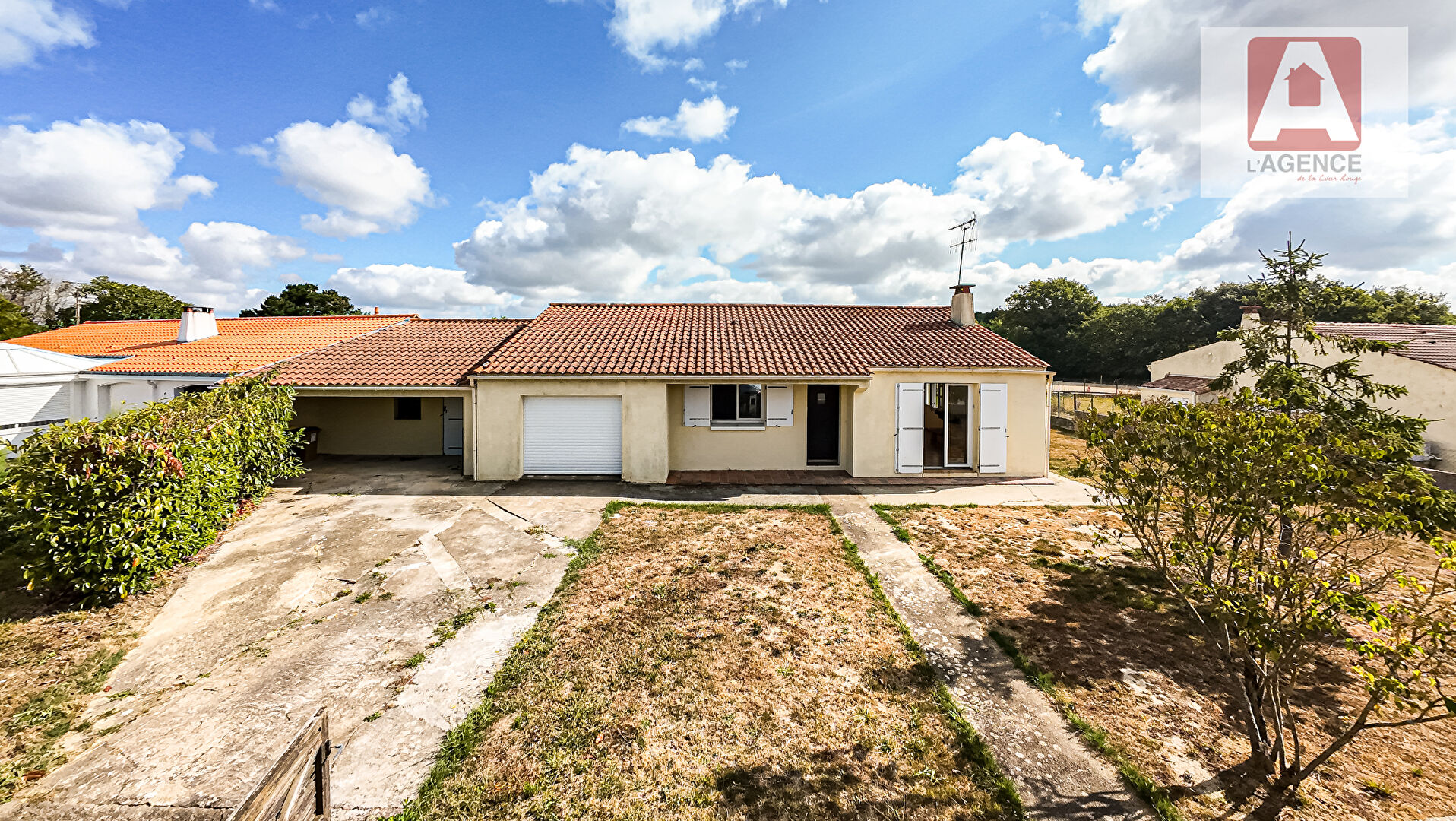 Maison 3 chambres, studio attenant, garage de 26 m² et terrain de + de 1000 m²