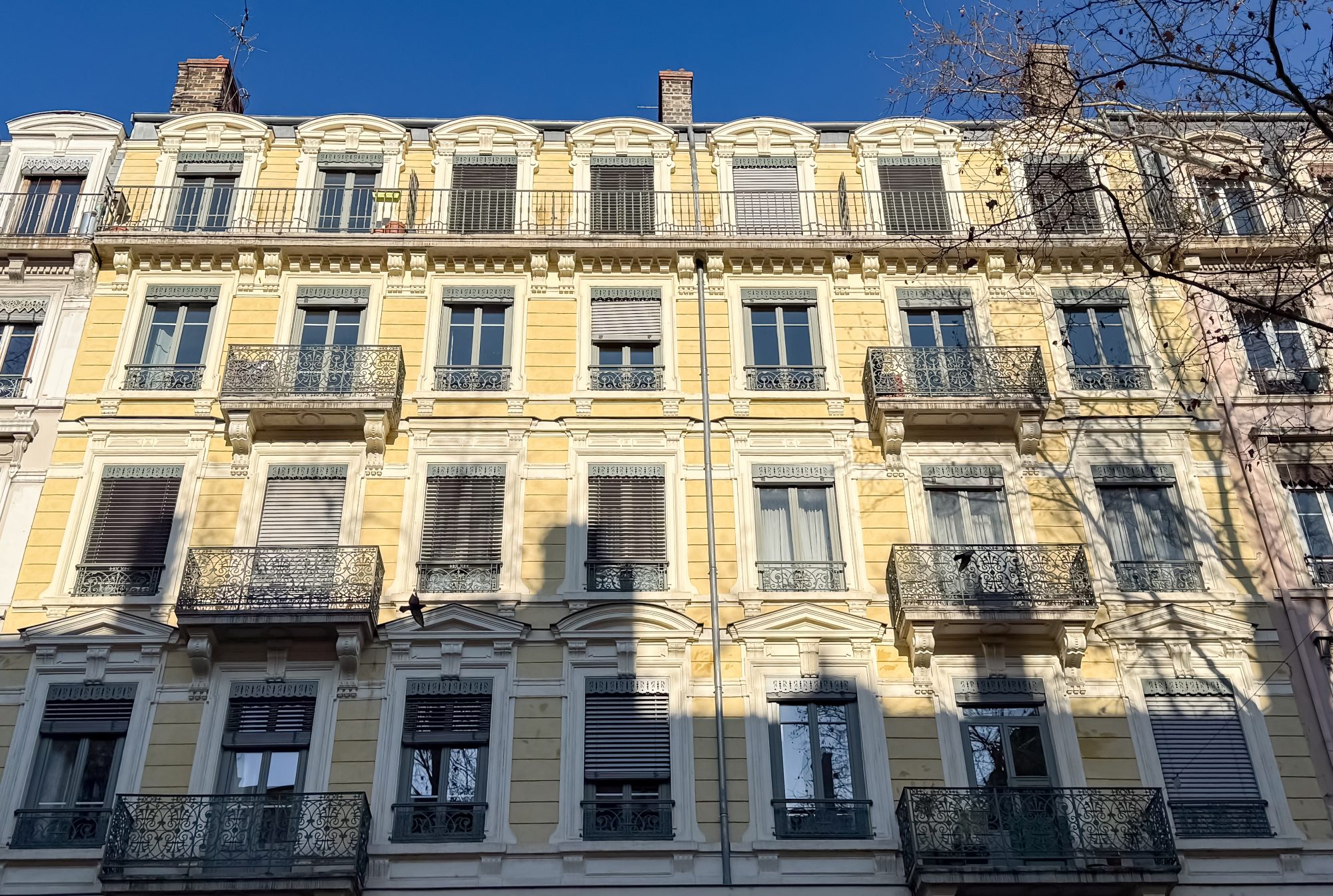 Dans bel ancien, appartement à rénover Lyon 69003