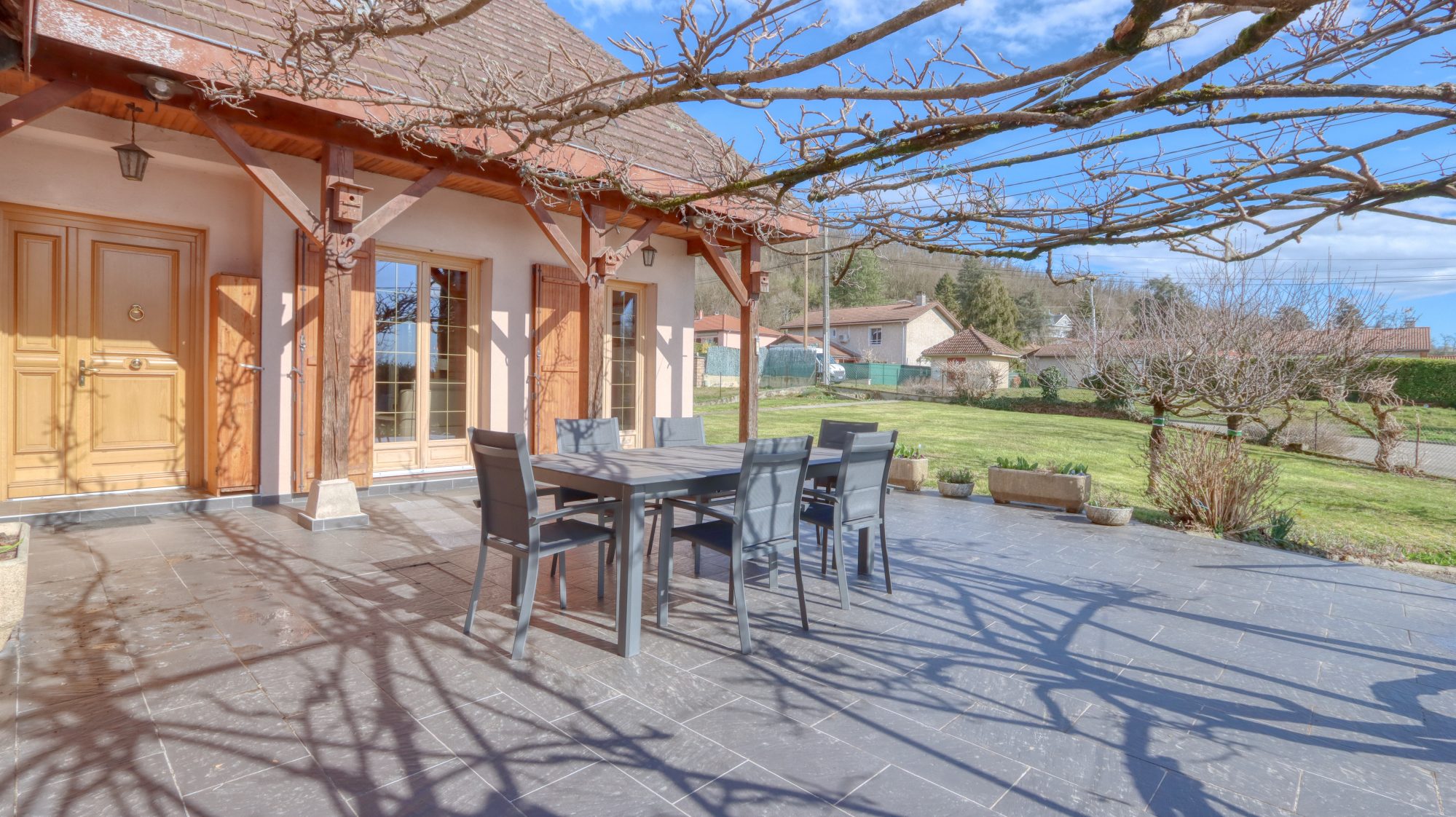 Maison de 126m2 carrez - Terrain 1030m2- combles aménageables 137m2-Sous-sol 130m2
