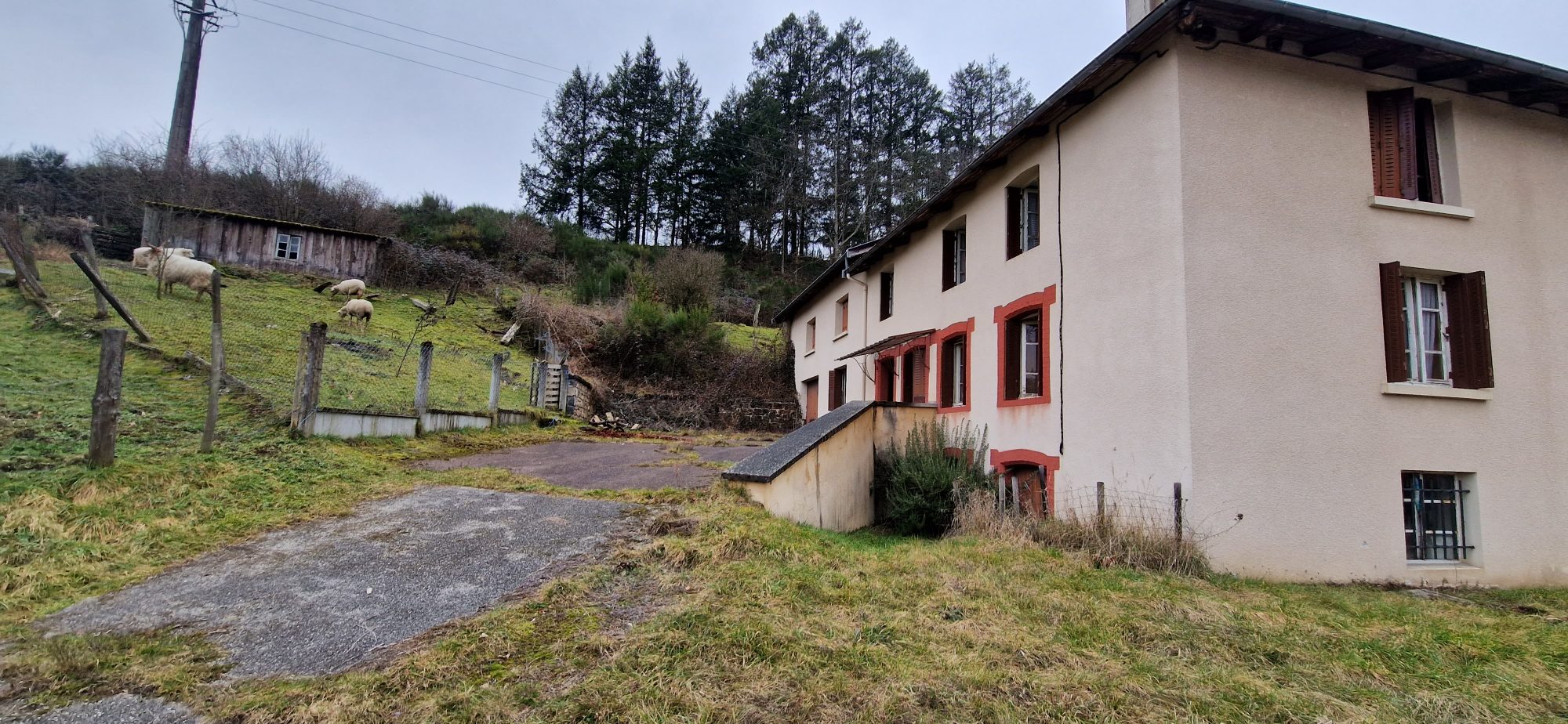 MAISON A RENOVER ENTIEREMENT - 113 M² - 4 CHAMBRES