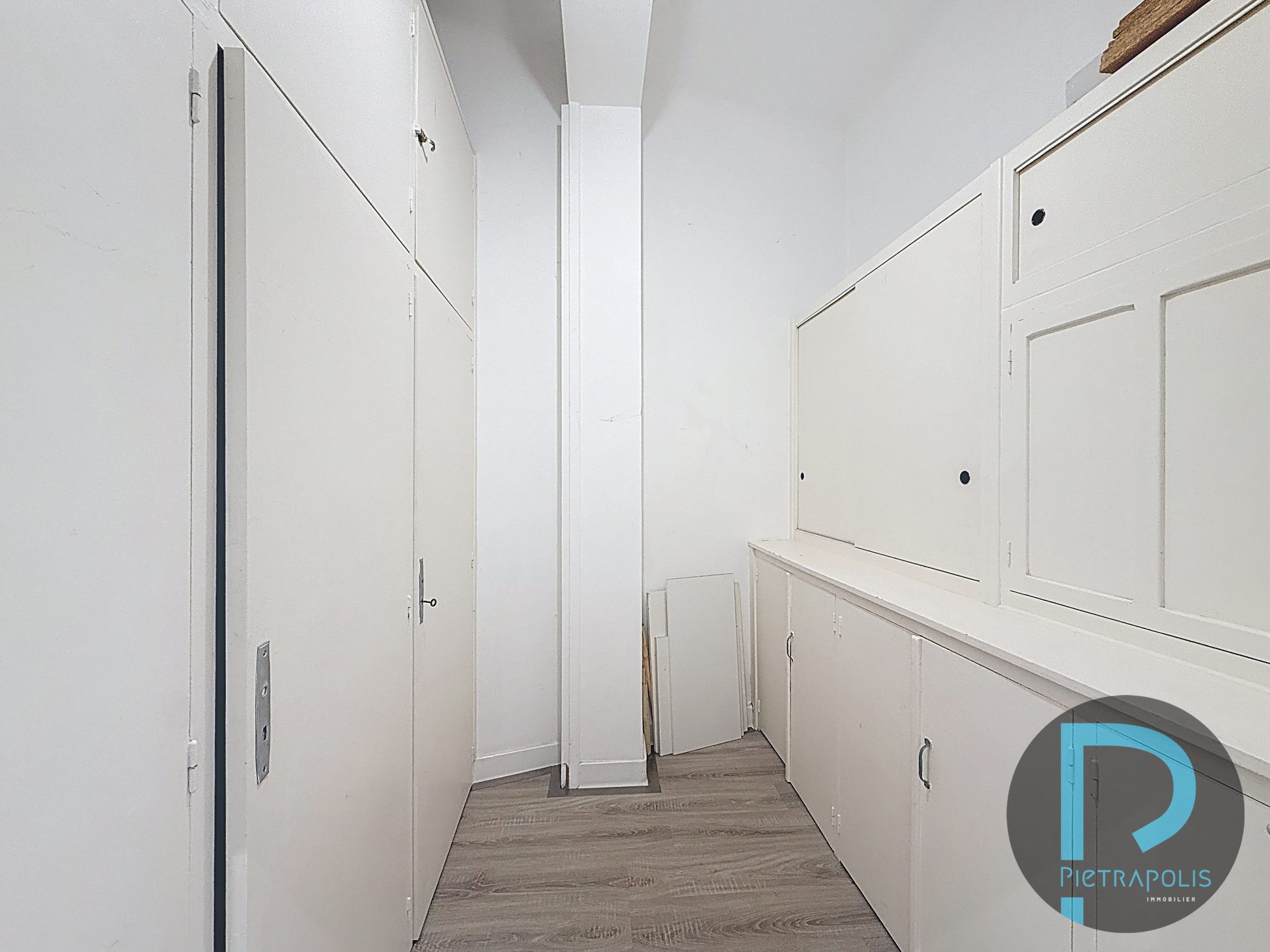 Appartement de 92m² - 3 chambres - Plein centre ville proche gare Villefranche S/S - 1 er étage sans ascenseur Villefranche-sur-Saône 69400