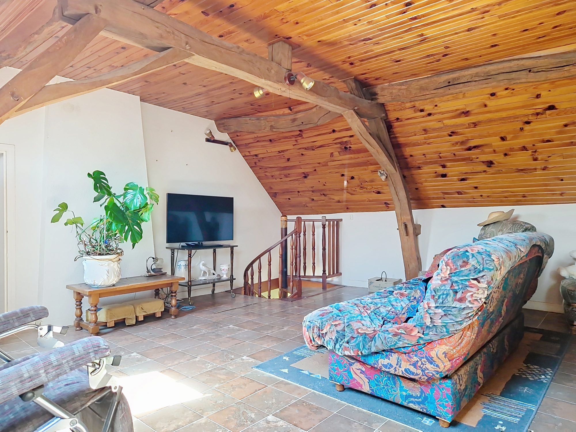 Maison en pierre – 4 chambres – 148 m² habitables – à réinventer selon vos envies Colombier-en-Brionnais 71800