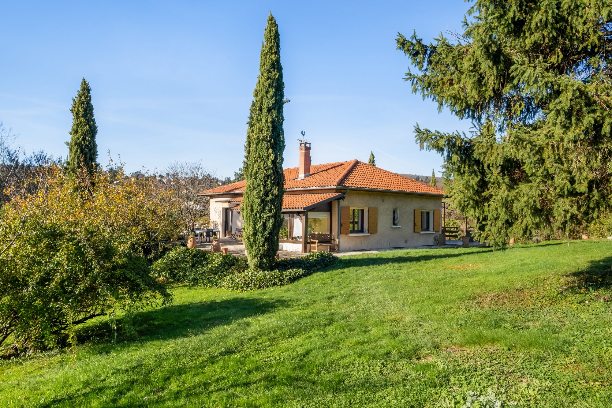 Lumineuse maison sur terrain de 1800m2