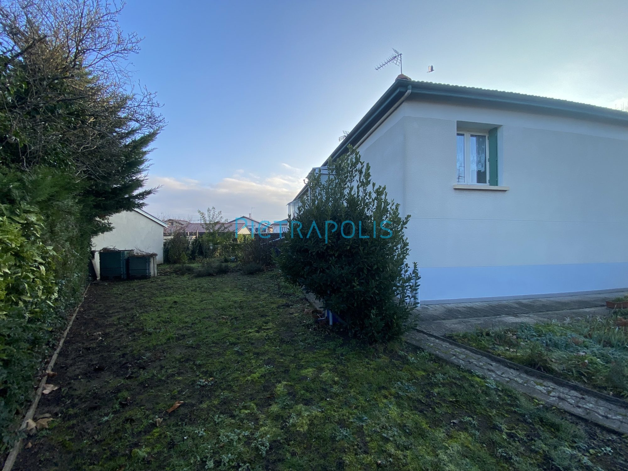 Maison mitoyenne à rénover - 62 m² -  jardin 393 m² Villefranche-sur-Saône 69400