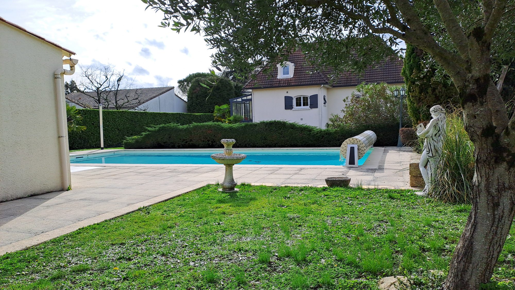 Traditionnelle - 8 pièces - 220 m² - Niort (79000)