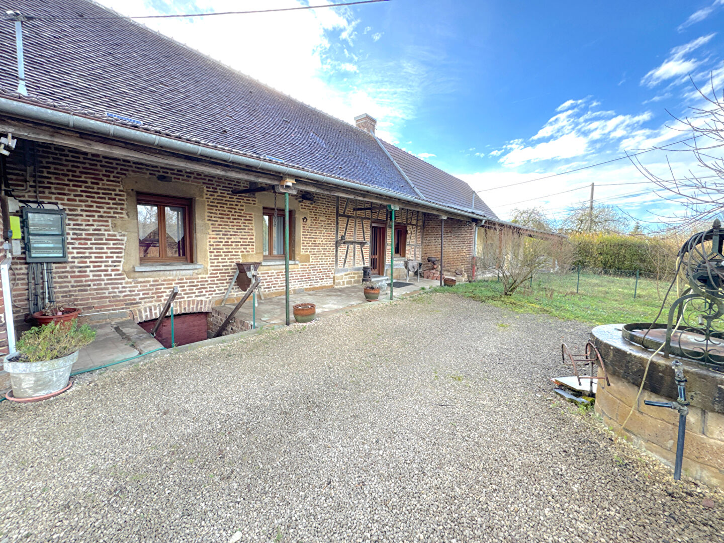 À vendre Ferme bressane avec dépendances et grand terrain 6 pièces 155 m² sur 13330 m² de terrain
