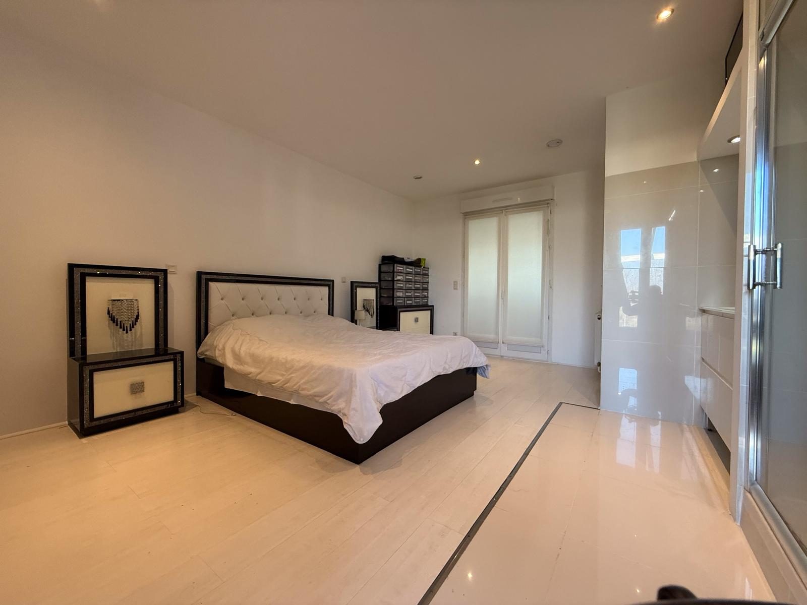 Maison de palin-pied sur les hauteurs de Fontaines Saint Martin Fontaines-Saint-Martin 69270