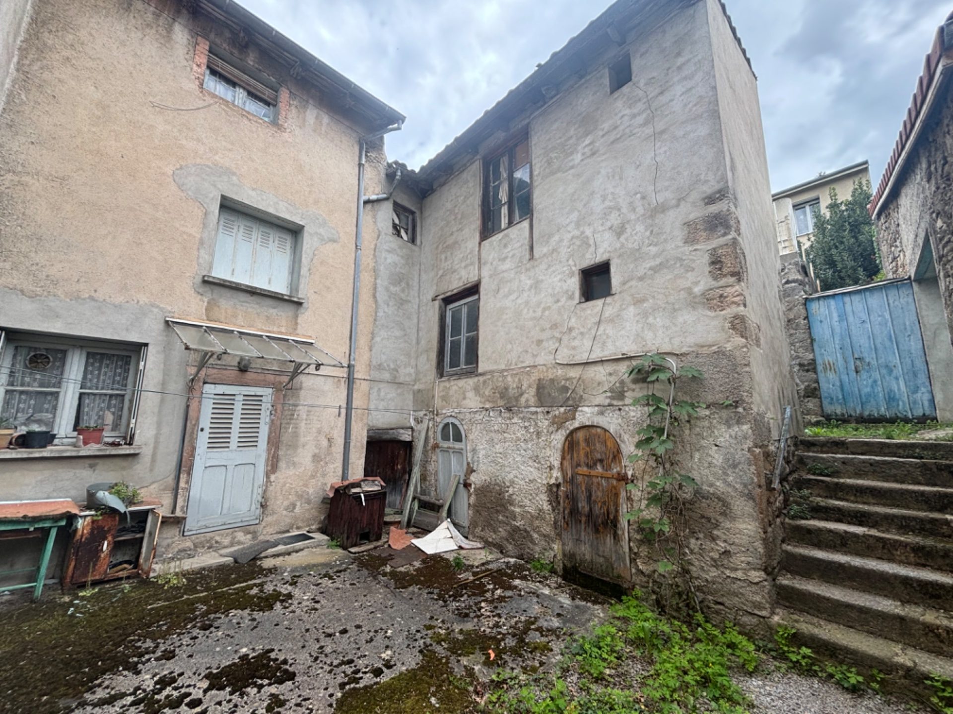 Maison de village à rénover Bourg-argental 42220