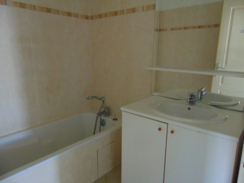 T4 Agde  - 75 m² avec terrasse, garage et parking. AGDE 34300