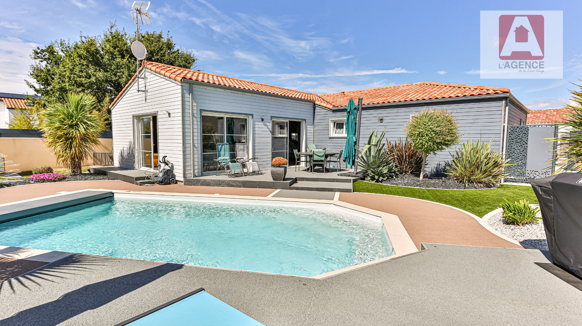 Maison 3 chambres, bureau, garage de 46 m² isolé, Piscine chauffée LA CHAIZE GIRAUD 85220