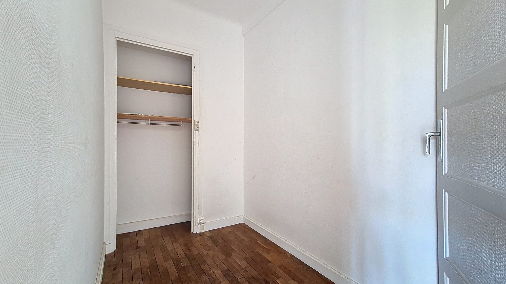 Lyon 8 - T2 de 56m² avec balcon au 2ème ét/7- ascenseur - Libre de suite Lyon 69008