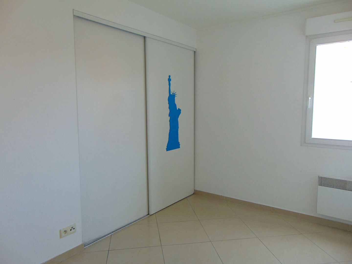 T4 Agde  - 75 m² avec terrasse, garage et parking. AGDE 34300