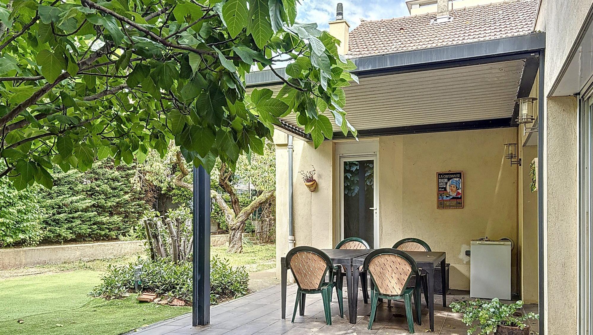 Grande maison familiale 5 chambres à 25 minutes de la Part Dieu