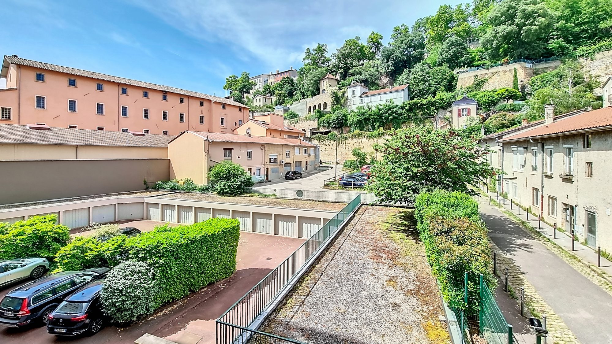 QUAI DE SAONE - T5 de 120 m² avec terrasse - garage Lyon 69001
