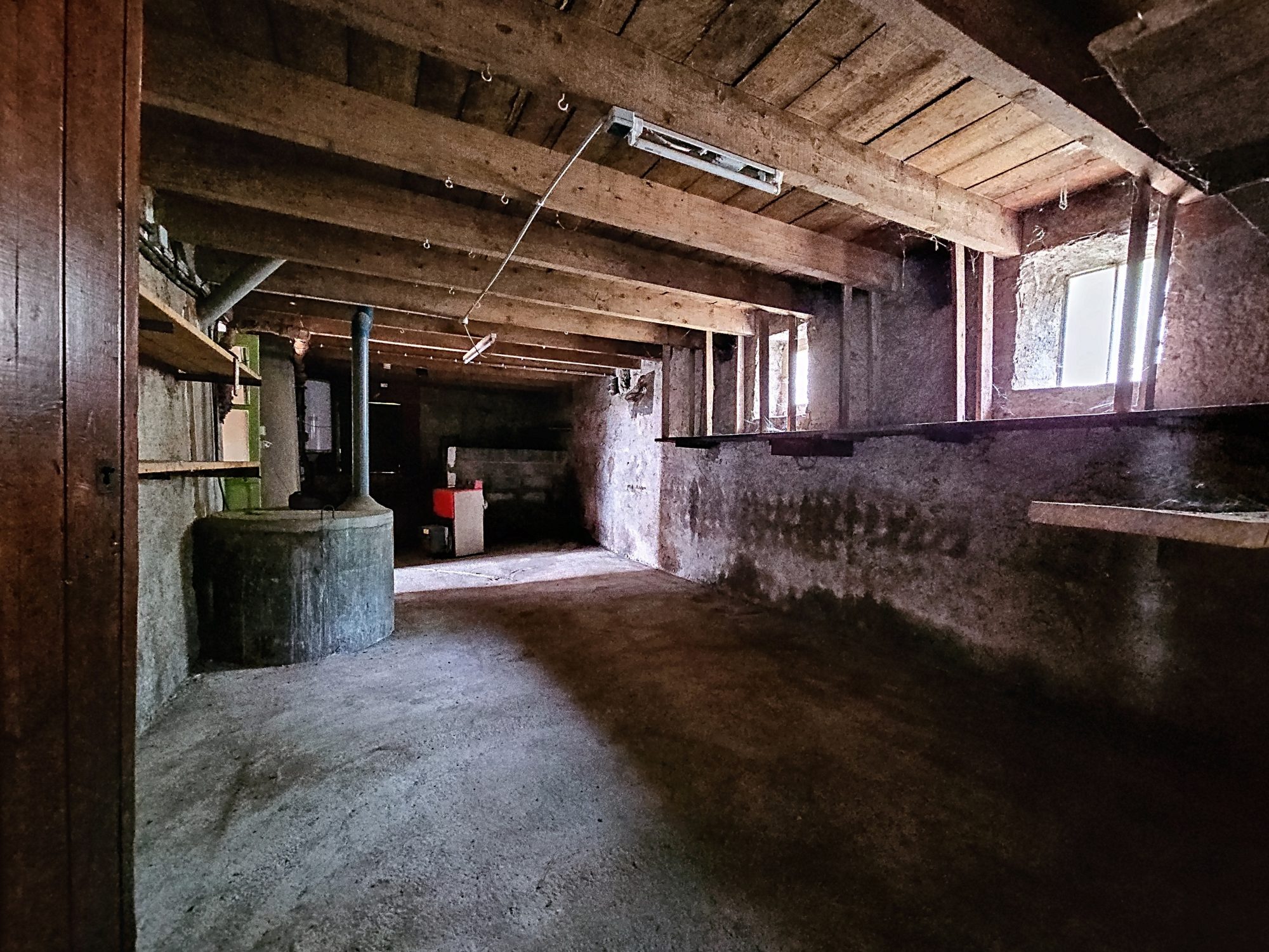 Maison à rénover avec gros potentiel Porte-des-Bonnevaux 38260