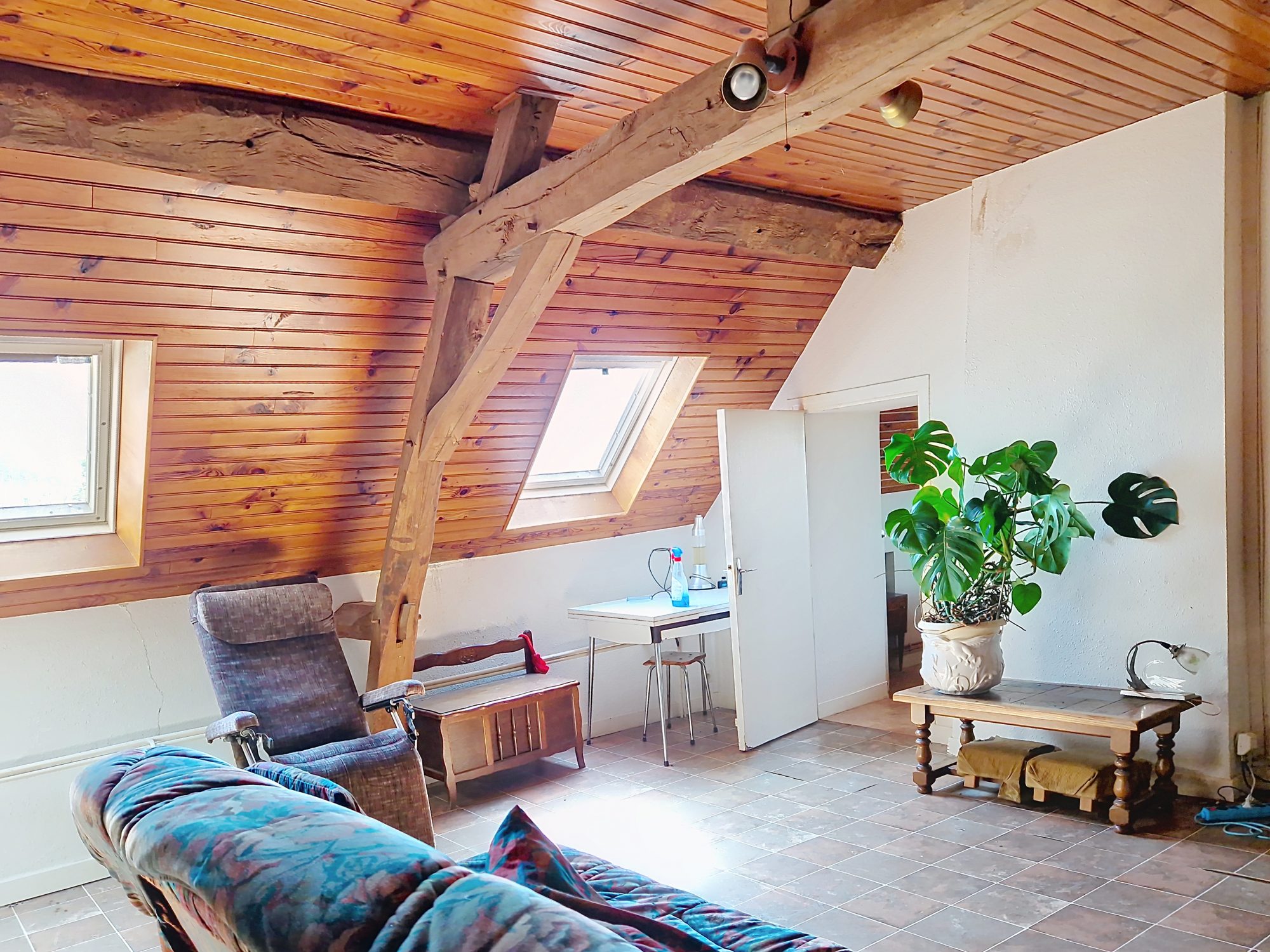 Maison en pierre – 4 chambres – 148 m² habitables – à réinventer selon vos envies Colombier-en-Brionnais 71800