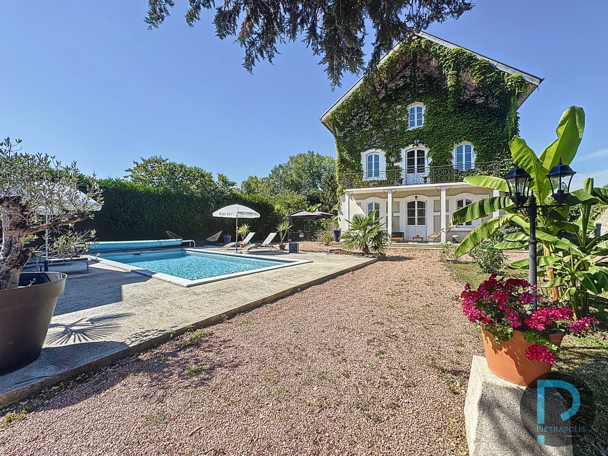 Maison bourgeoise avec dépendances 188 m2