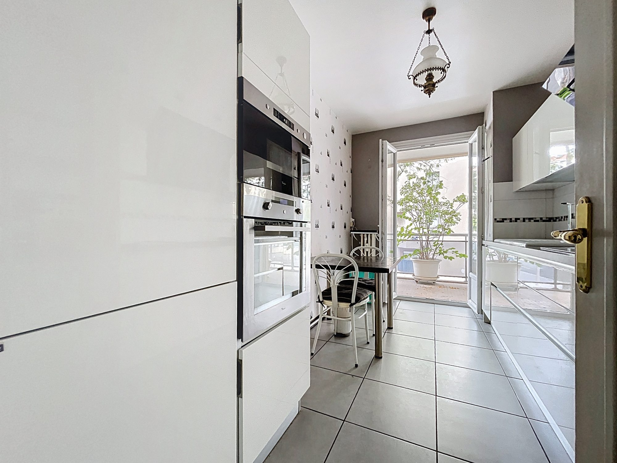 RUE CLAUDE VEYRON - PROCHE PARC BLANDAN Lyon 69007