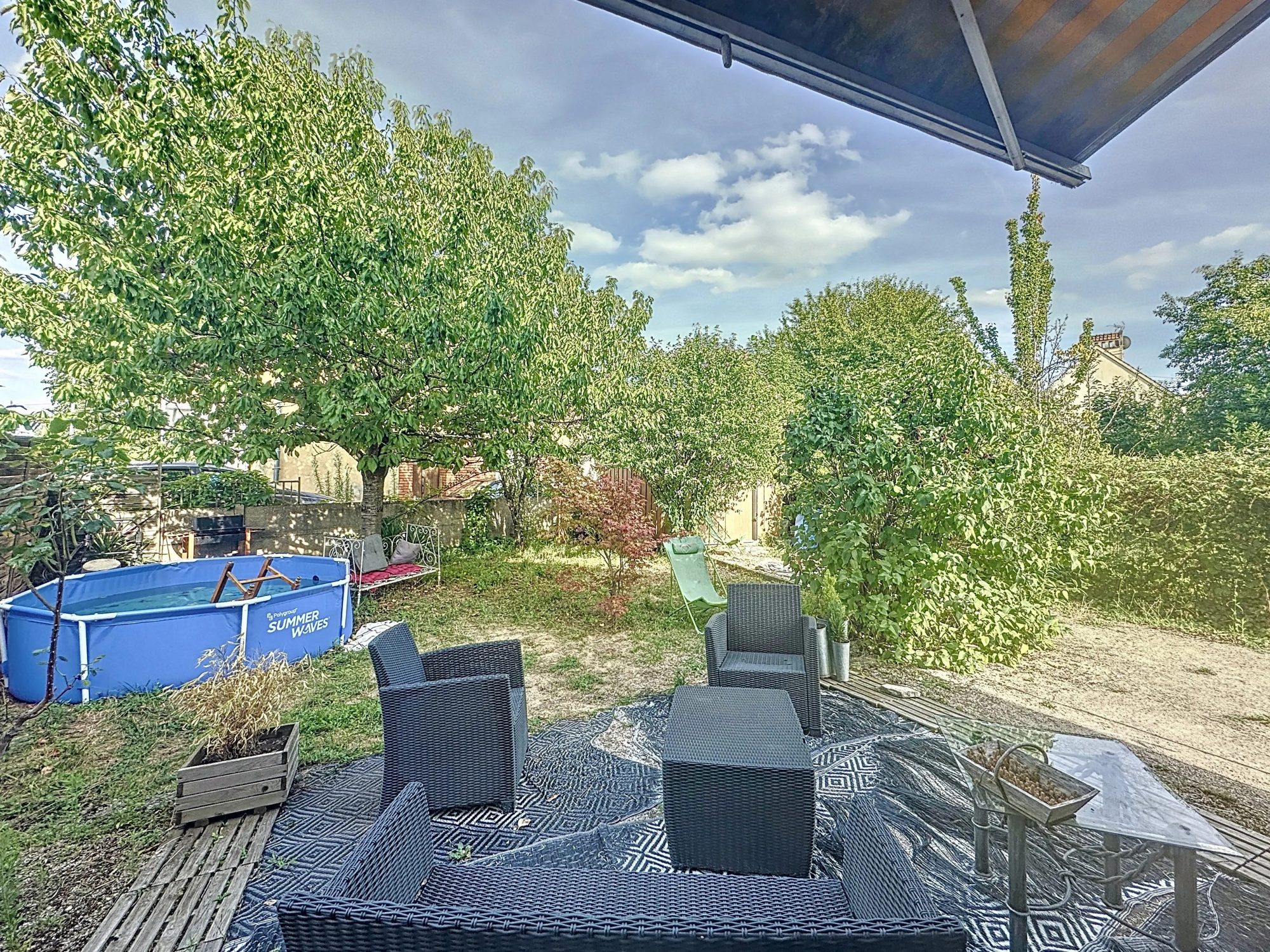 Maison pleine de charme avec jardin