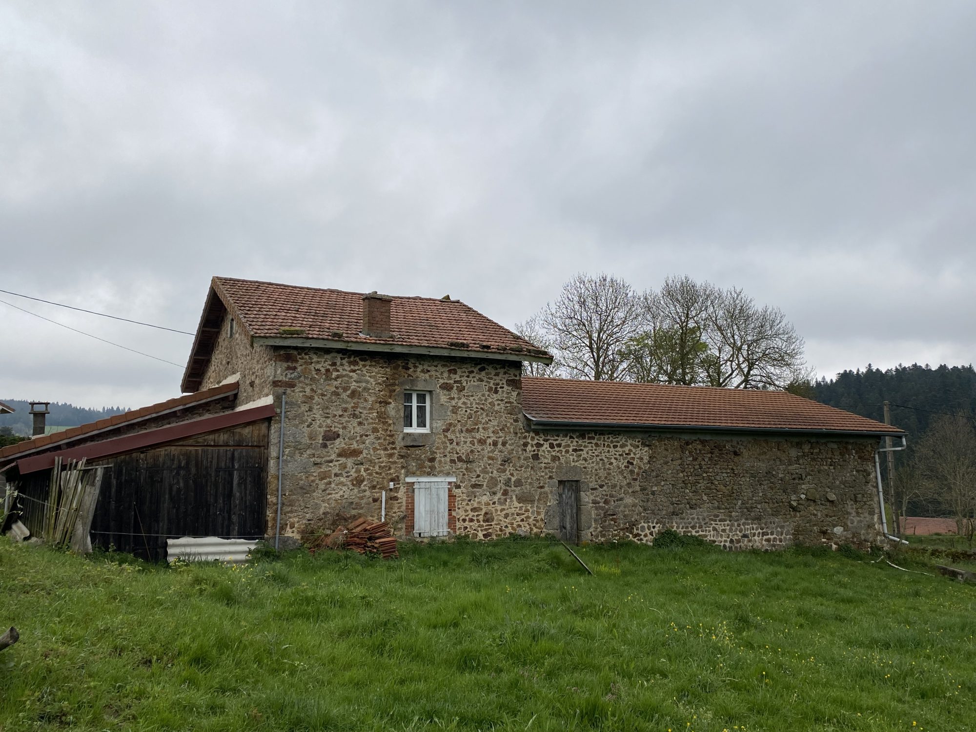 Maison - 4 pièces - 89 m² - Saint-Julien-Molhesabate (43220)