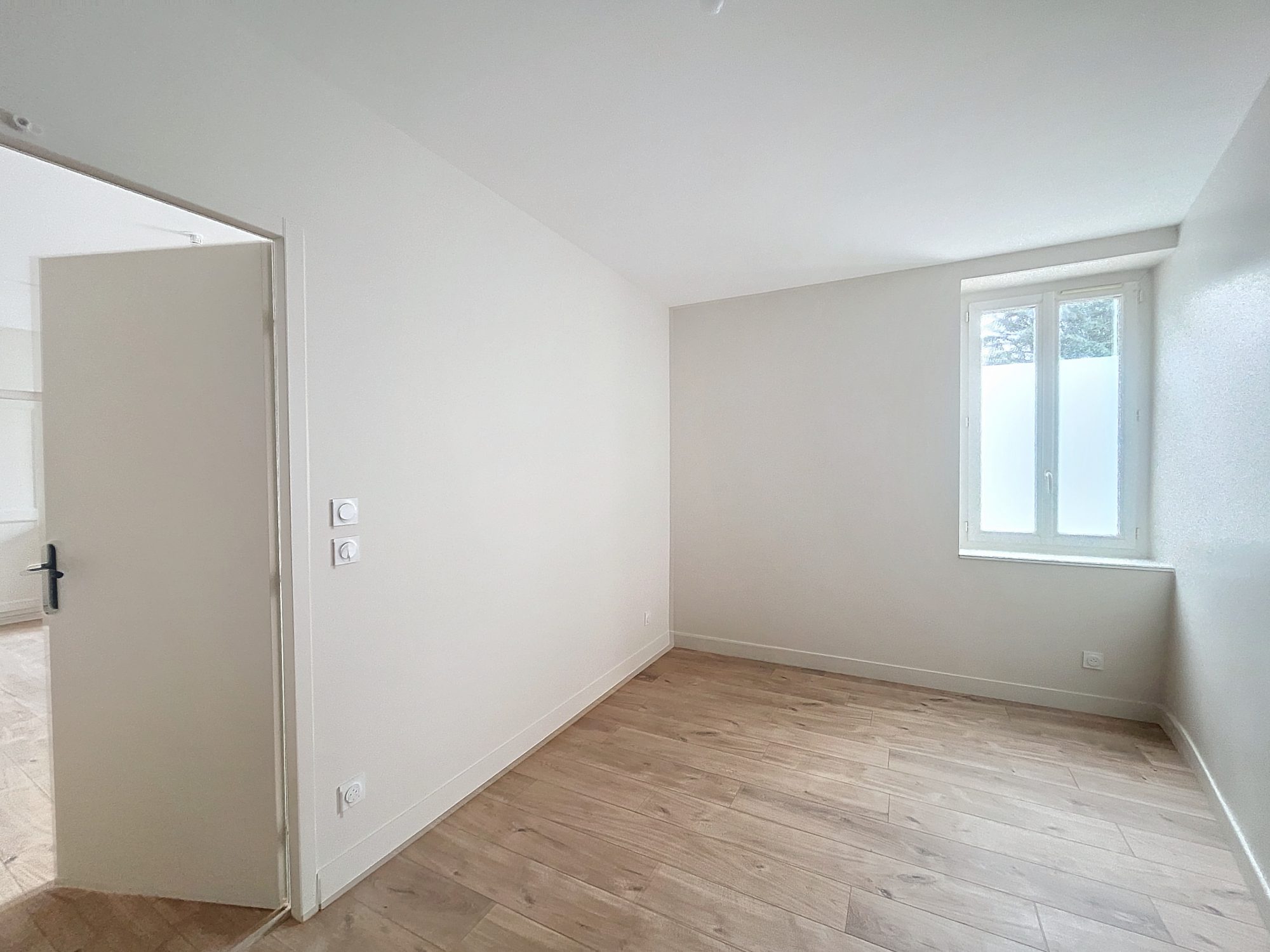 T2 refait à neuf coeur sathonay camp Sathonay-Camp 69580