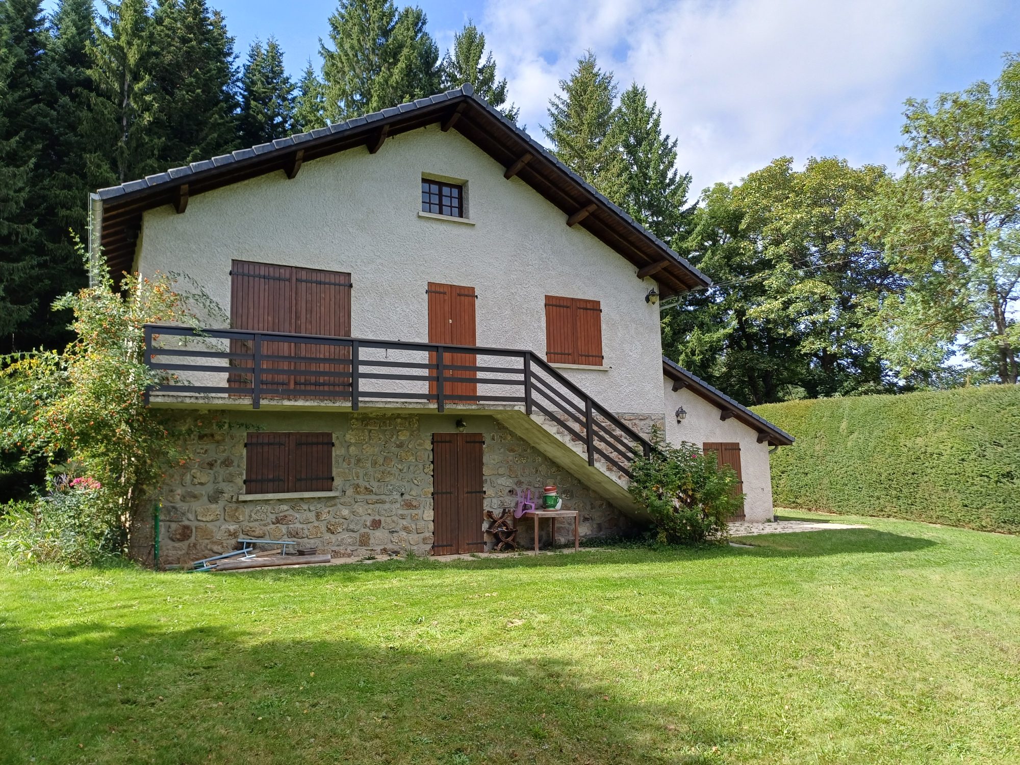 Maison - 11 pièces - 200 m² - Chenereilles (43190)