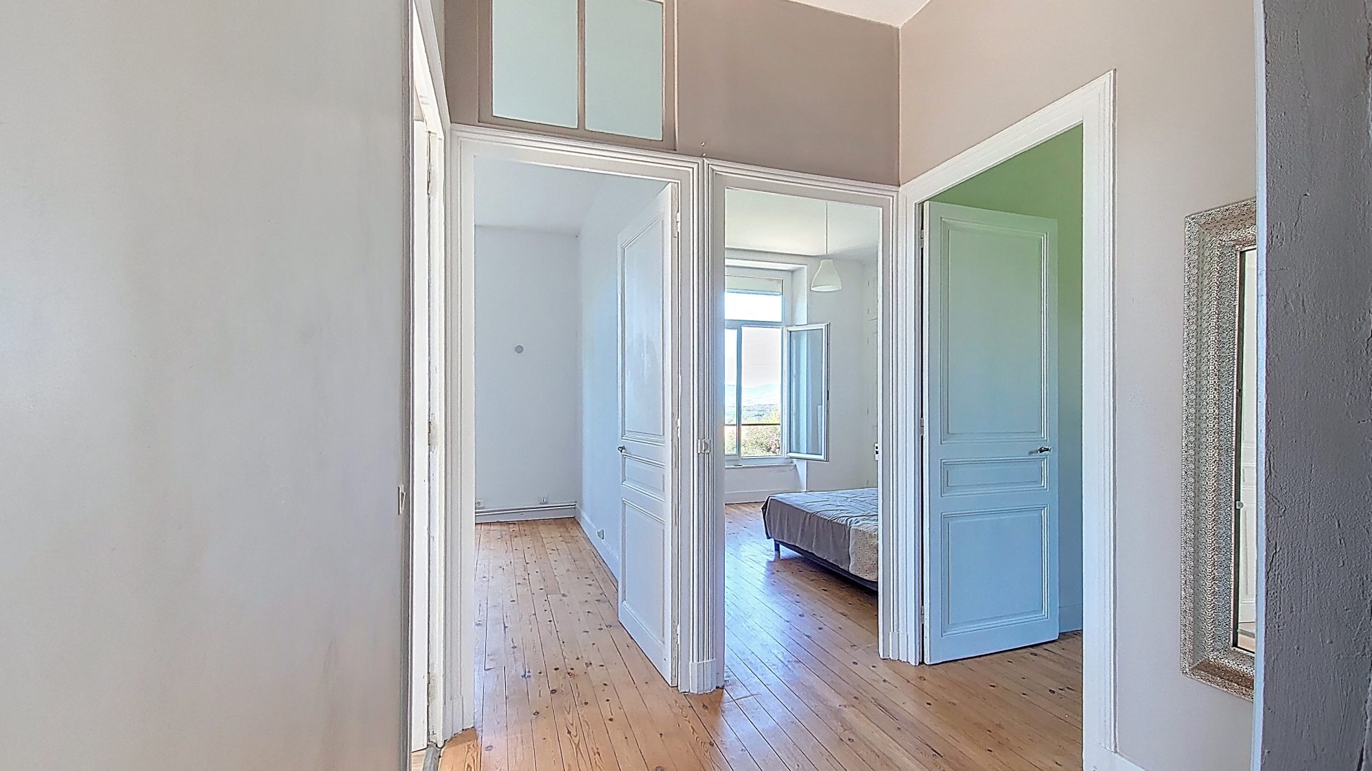 Maison de caractère- T6 - 5 chambres - Terrain plat sans aucun vis à vis Ville-sous-Anjou 38150