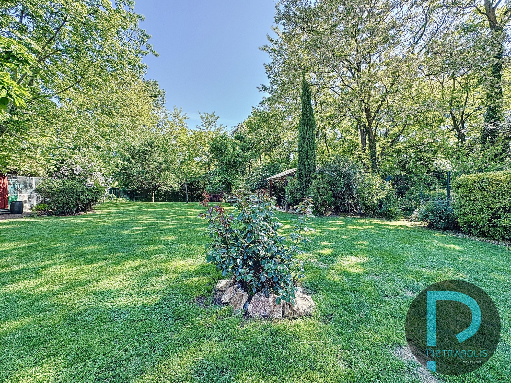 VILLA PLAIN PIED - 1500 m2 de terrain à  LA CHAPELLE DE GUINCHAY Crêches-sur-Saône 71680